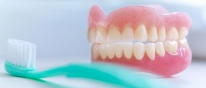 how to remove stains from dentures