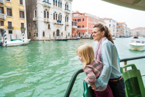 italy_venice_mother_and_daughter